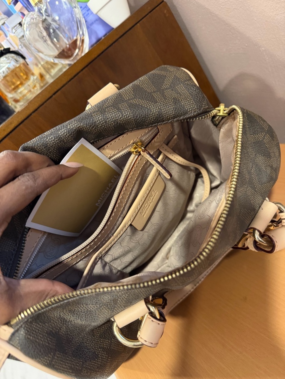 Michael Kors monogrammed Grayson Satchel - Picture 3 of 7